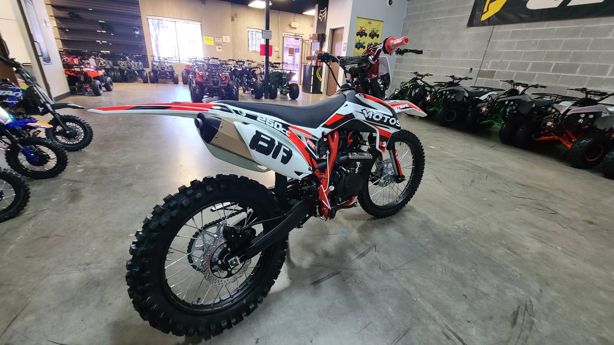 CASH SALE TODAY 1889250CC XMoto DIRTBIKEFULLY ASSEMBLED READY TO RIDE
